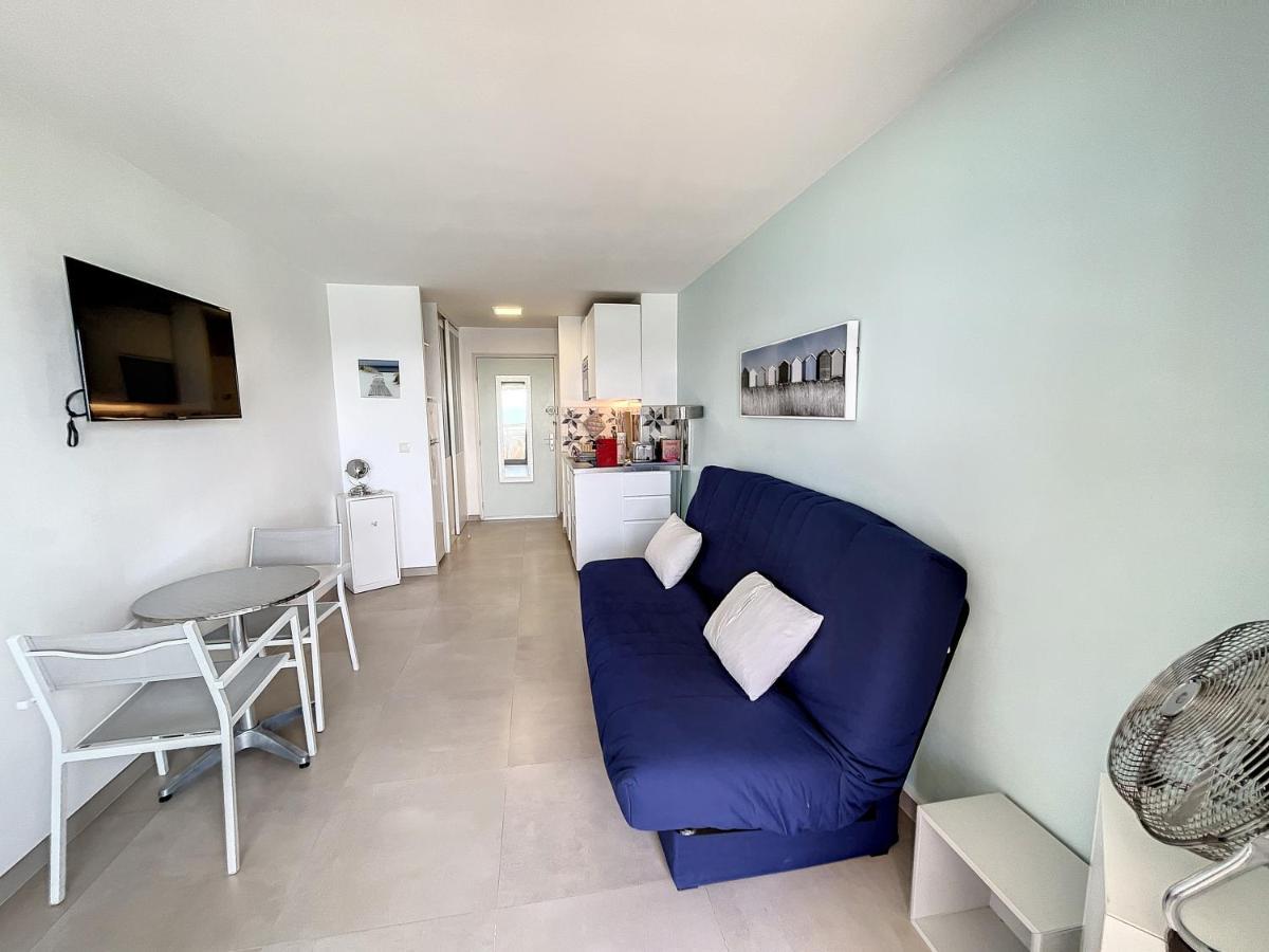 Studio With Beautiful Sea View And Direct Beach Access Кан Екстериор снимка